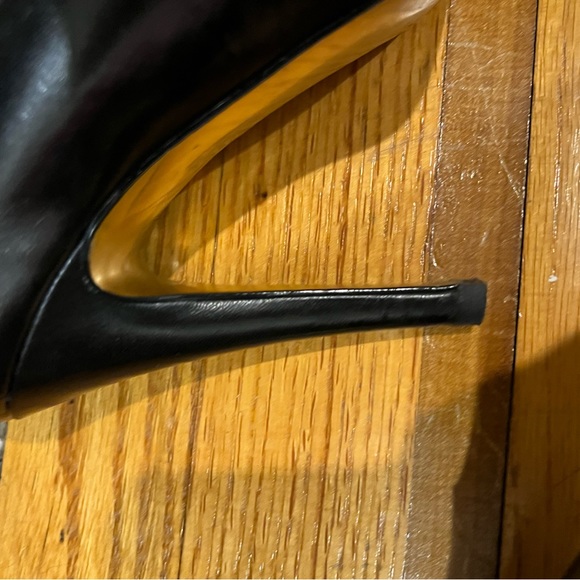 Charles David Pompadour Black Leather 4” Almond Toe Pumps With Box Size 7 - Picture 6 of 8